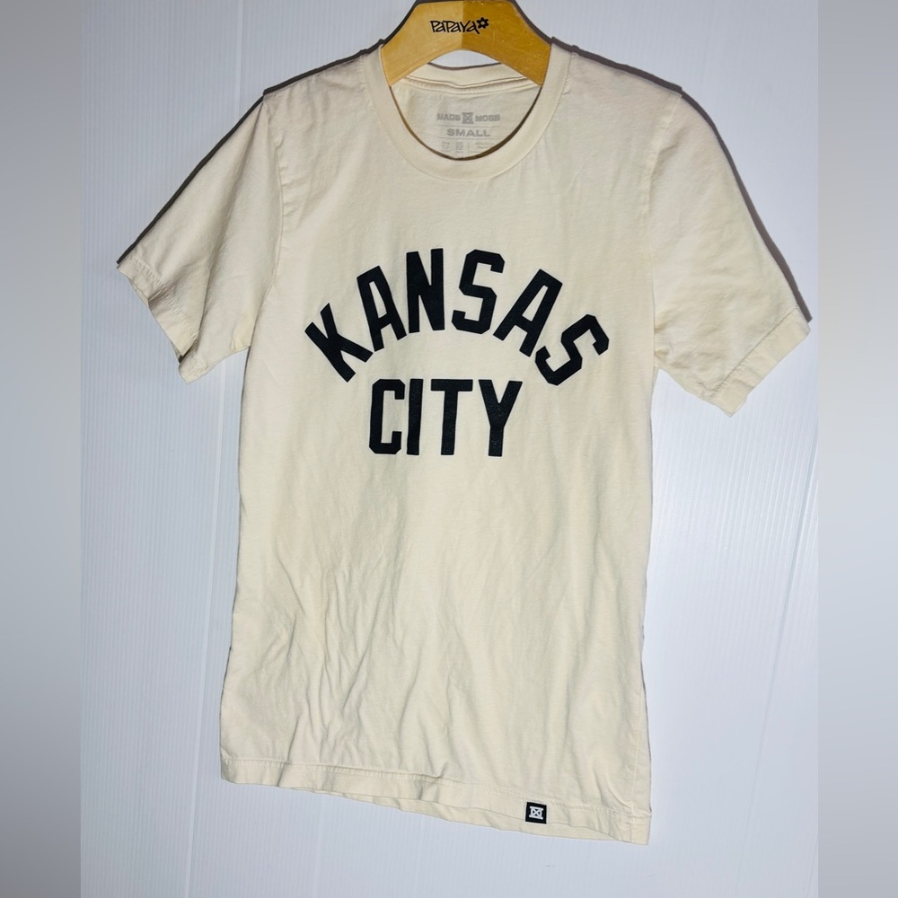 Kansas City Graphic White T-Shirt size small 100% cotton